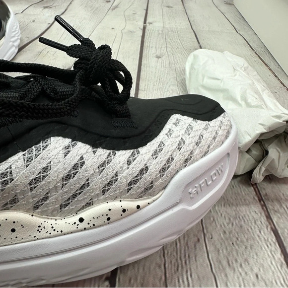 under armour Unisex Curry 11 Team Basketball Shoes white/black 104 NIB womens - Picture 6 of 10